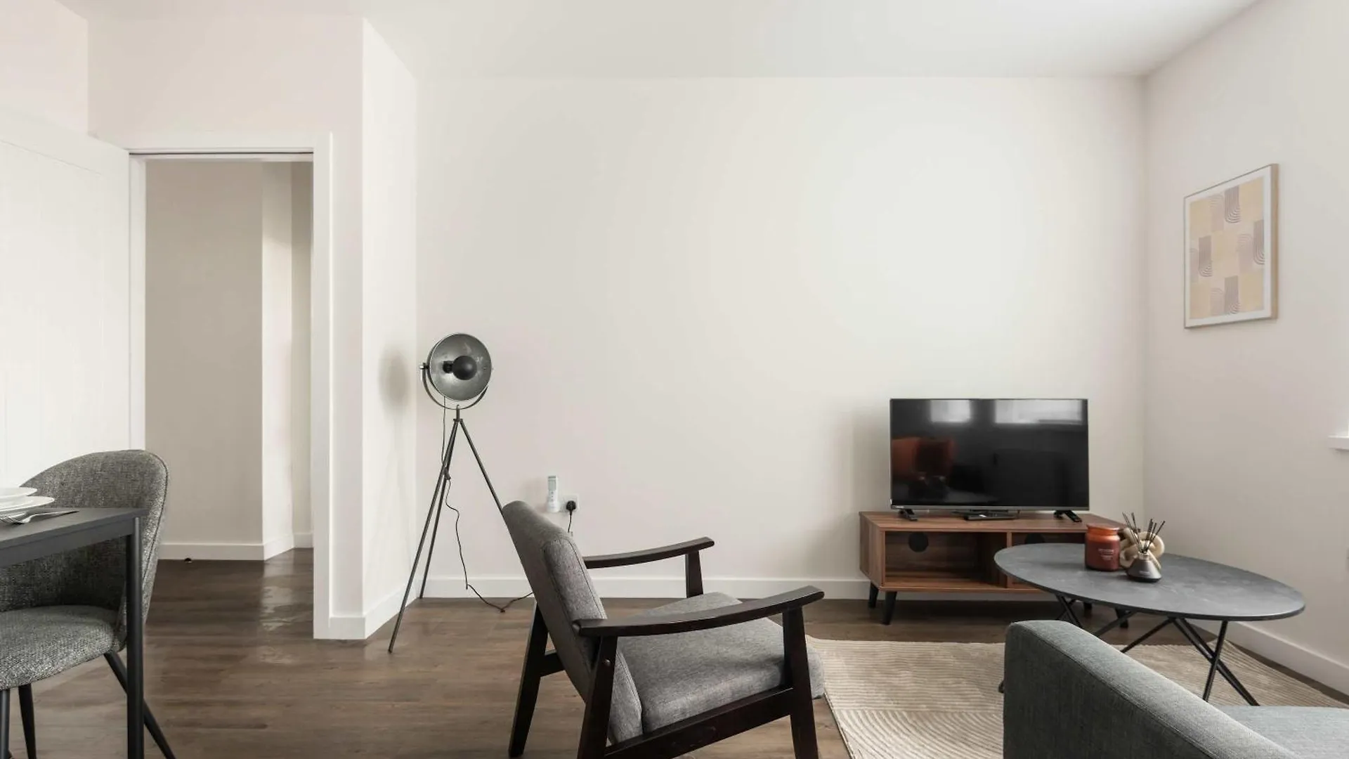 Modern 1 Bedroom Apartment In York With Parking