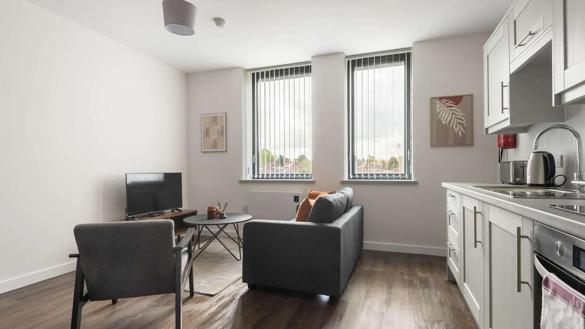 Modern 1 Bedroom Apartment In York With Parking