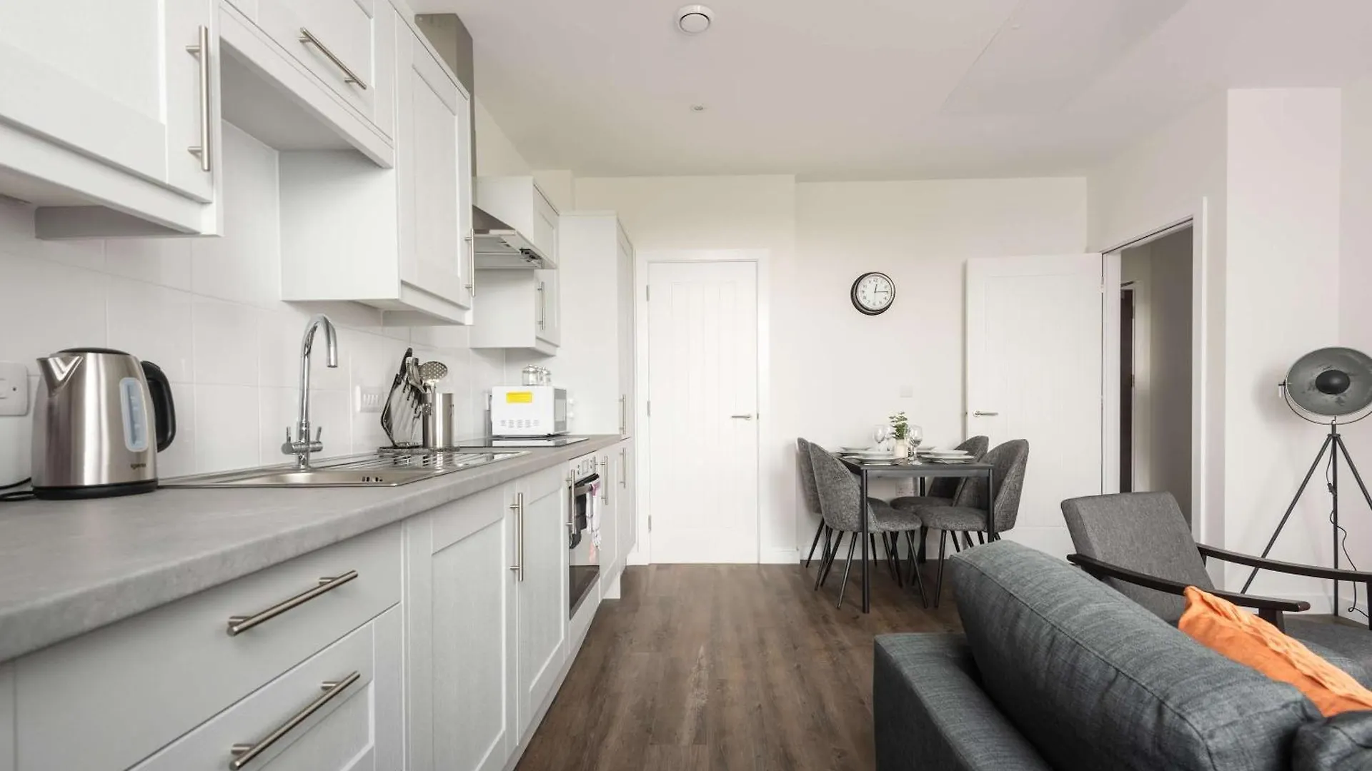 Modern 1 Bedroom Apartment In York With Parking