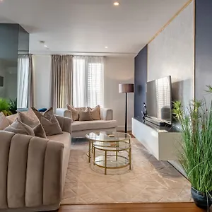  Apartment Four Zero Six @ Ryedale House